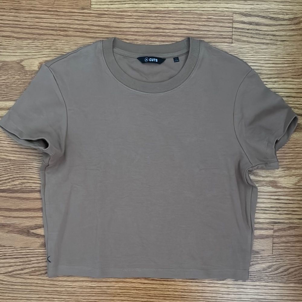 Cuts Clothing Women's Brown Short Sleeve Tee